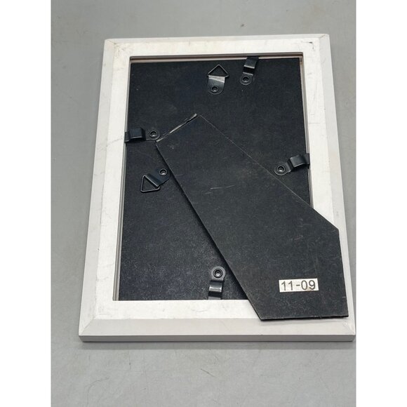 Re style photo frame white 2009 photo size 4" x 6" frame size 5.5" x 7.5" READ - Picture 5 of 7